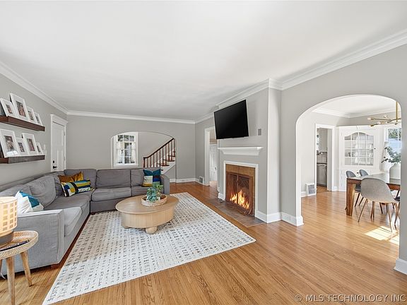 3rd image of 1215 E 28th St