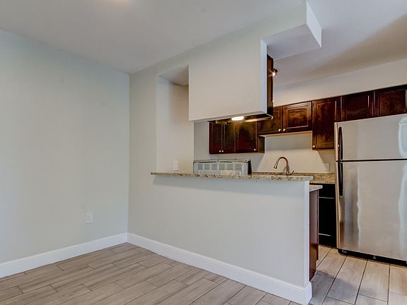 4th image of 6011 S Dale Mabry Hwy #2