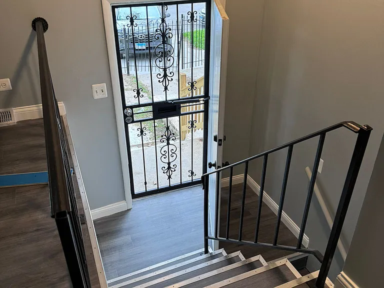 13230 S Saint Lawrence Ave — Photo 8