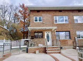 67-55 222nd St FLOOR 2, Oakland Gardens, NY 11364