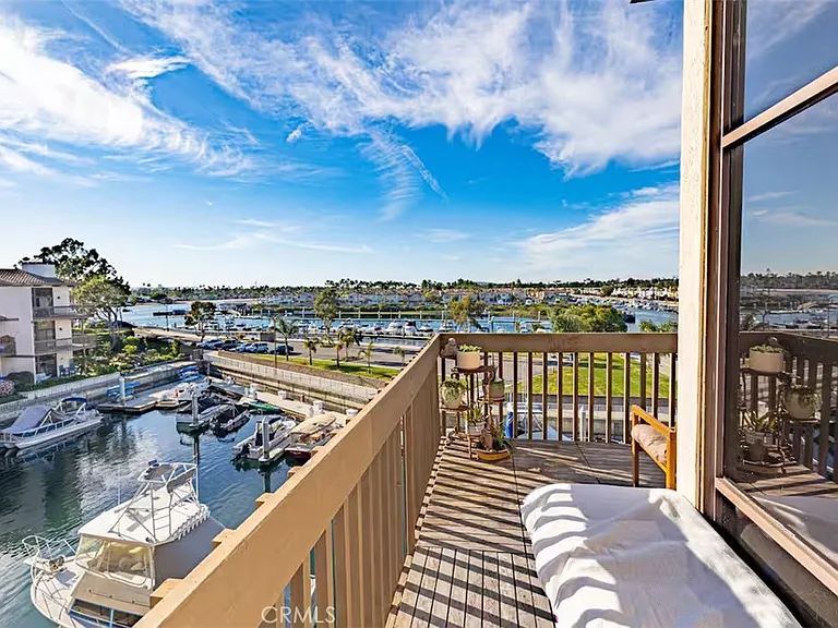 5327 Marina Pacifica Dr #KEY19 — Photo 64