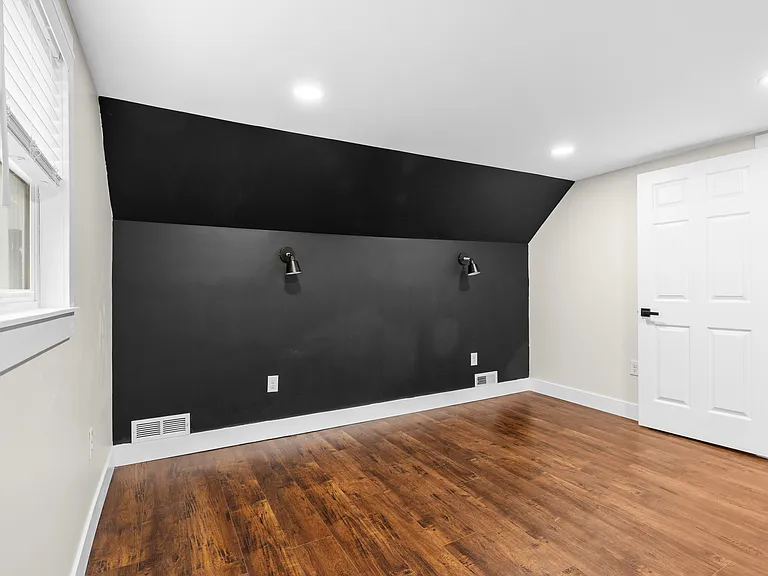 831 Dawson St — Photo 18