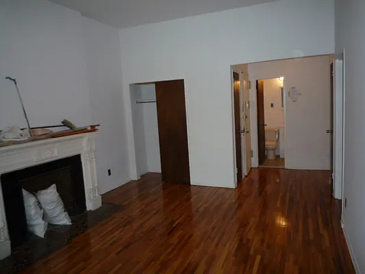 Rented by New Yorker Realty | media 21