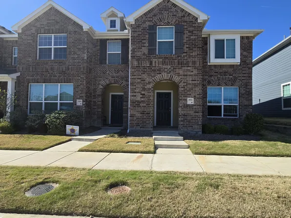 3931 Hometown Blvd, Heartland, TX 75126