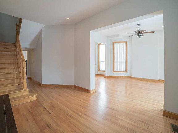 4th image of 4033 S Vincennes Ave