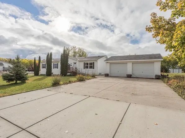 416 Ridge Crest Dr, Pelican Rapids, MN 56572