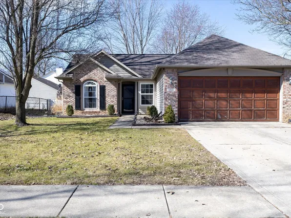 3456 Pineleigh Way, Greenwood, IN 46143