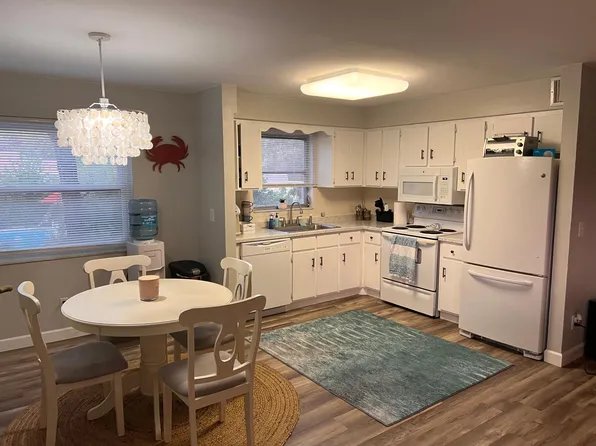 1723 Gulf Rd APT 201, Tarpon Springs, FL 34689