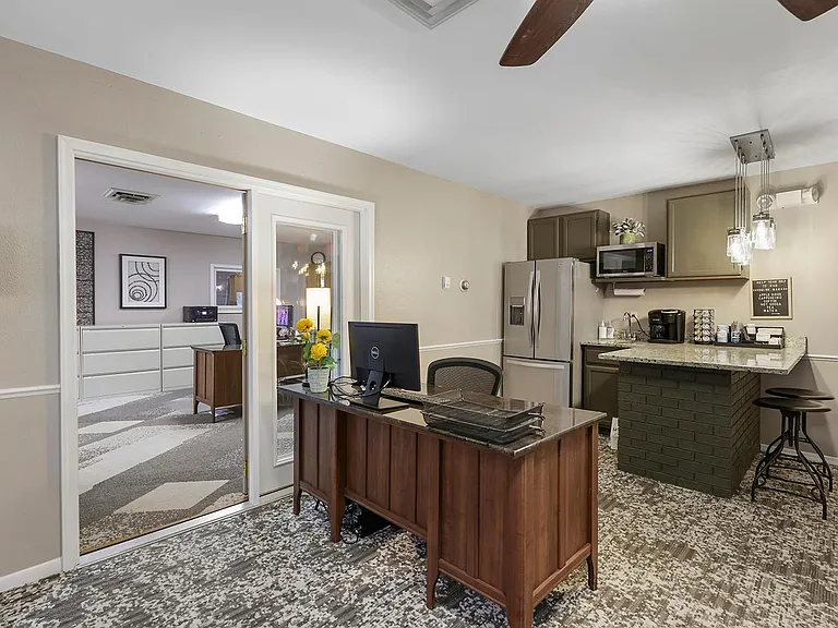 Carriage Oaks Apartments — Photo 20