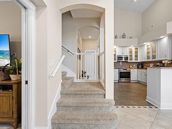 4th image of 1582 SW Harbour Isles Cir #74