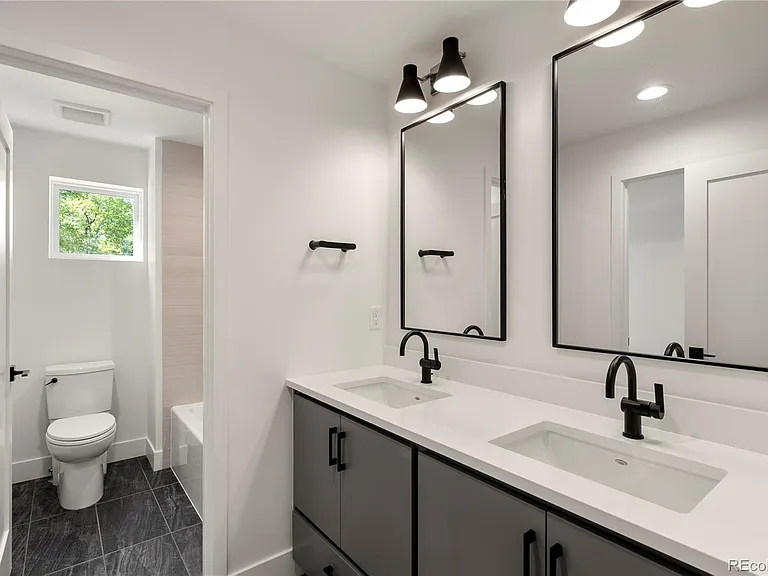 588 Adams St — Photo 22