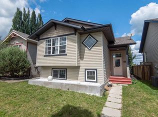 84 S Wildrose Dr, Sylvan Lake, AB T4S2L1