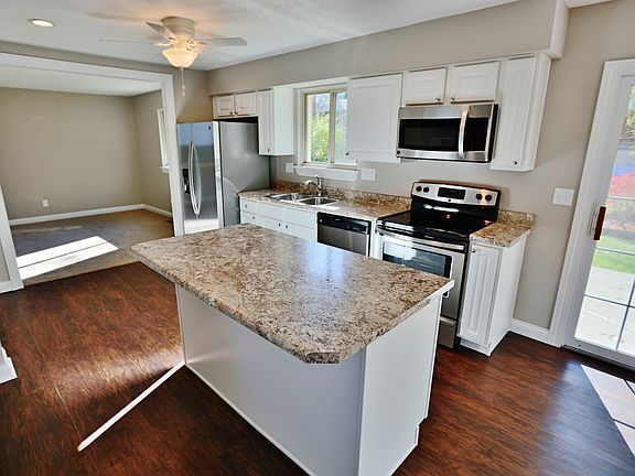 3rd image of 2548 Marigold Dr