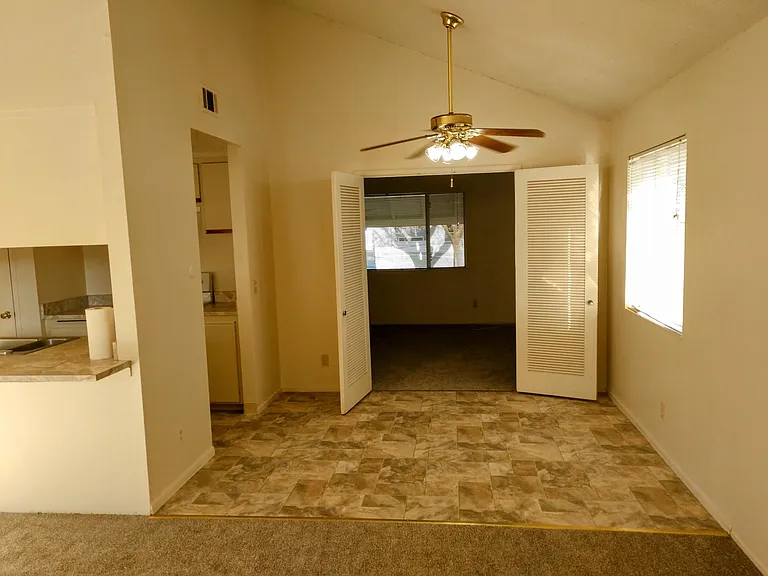 2005 Starling Way — Photo 7