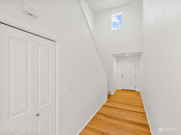 4th image of 9208 12th Street NE