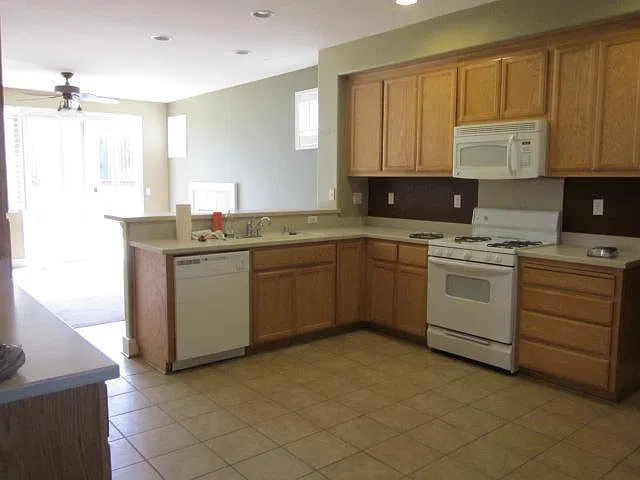 2290 Montecito Pl — Photo 3