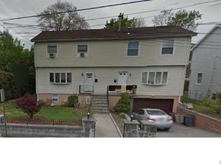 4 Woodbury St, New Rochelle, NY 10805