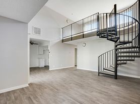 Windsor Arms Apartments