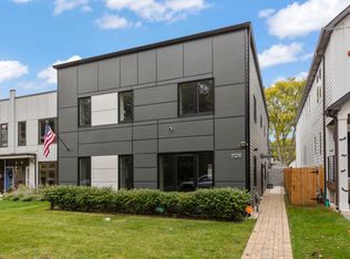 1126 Pitner Ave, Evanston, IL 60202