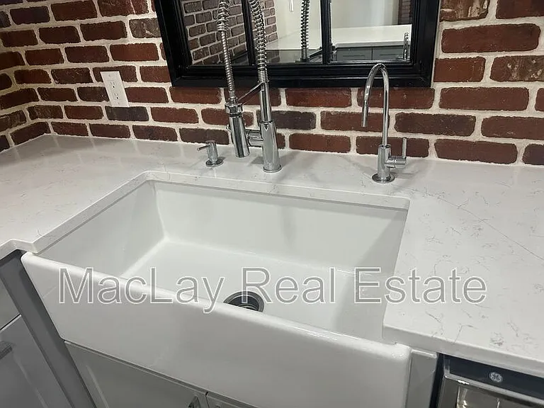 2118 E Center Ln #1 — Photo 7