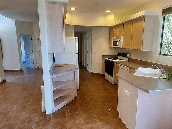 2nd image of 14250 N Saguaro Blvd