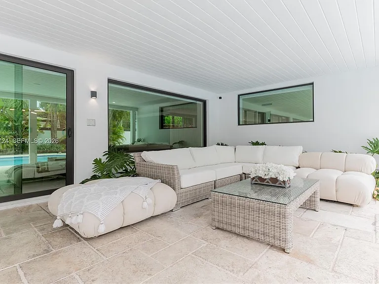 7300 SW 77th Ave — Photo 38