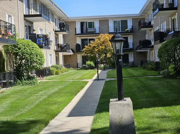 6511 N Northwest Hwy APT 2C, Chicago, IL 60631