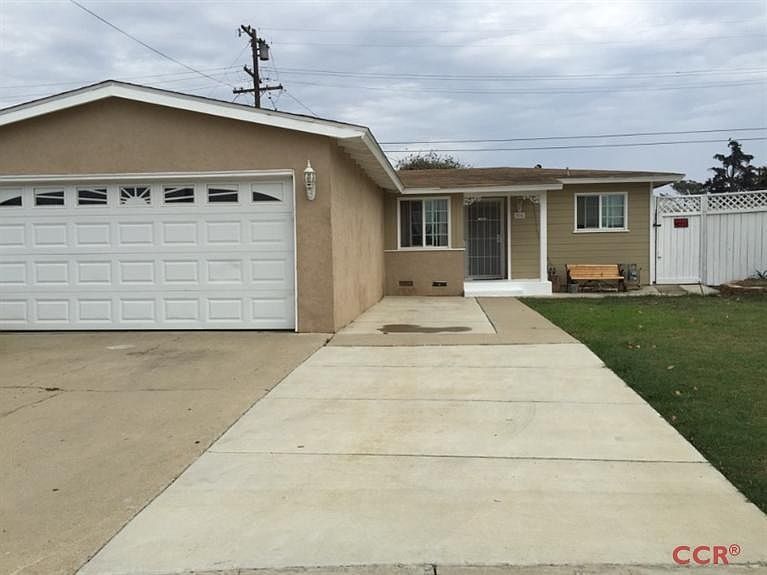 1st image of 584 De Armond Pl