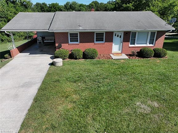 3rd image of 251 Smith Ln