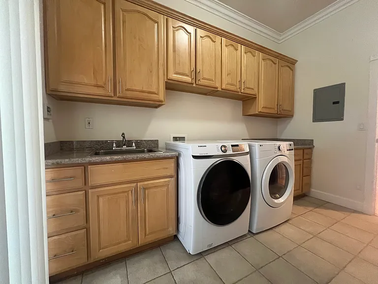 343 Franklin St — Photo 19