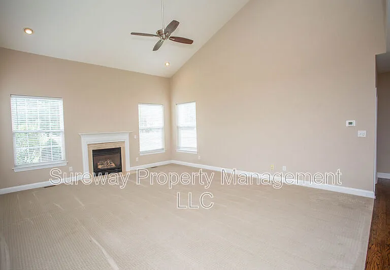 7 Amaryllis Ln — Photo 9