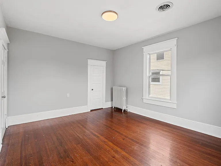 926 Winona — Photo 10