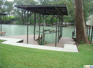 454 Riverview Rd, Mc Queeney, TX 78123