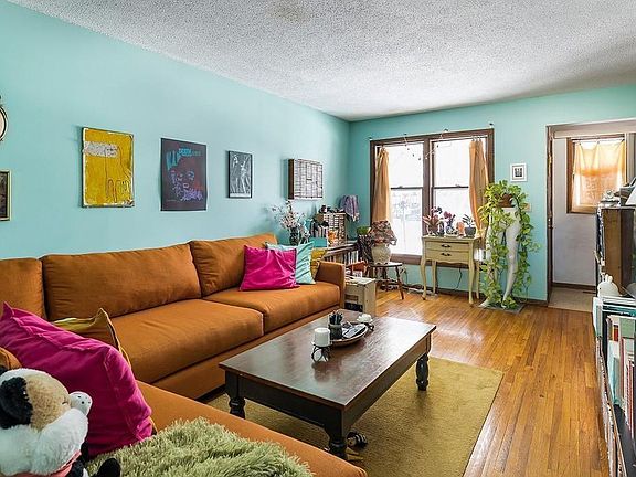 4th image of 2432 31st Ave S