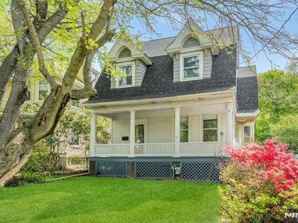 76 Magnolia Ave, Tenafly, NJ 07670