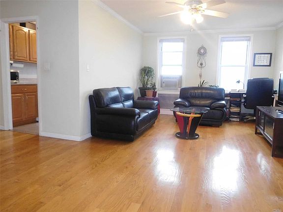 2nd image of 30-11 Parsons Blvd APT 7P