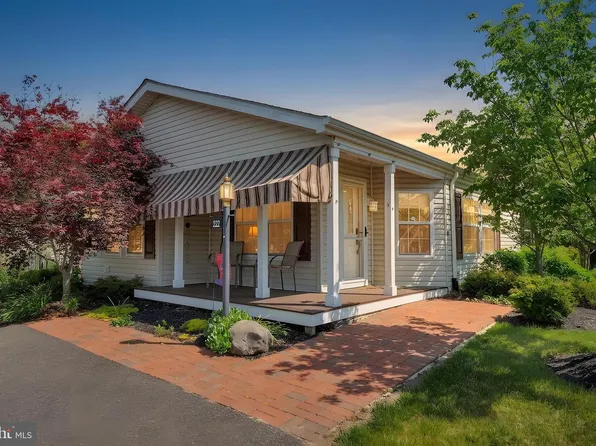 222 Thrush Cir, New Hope, PA 18938