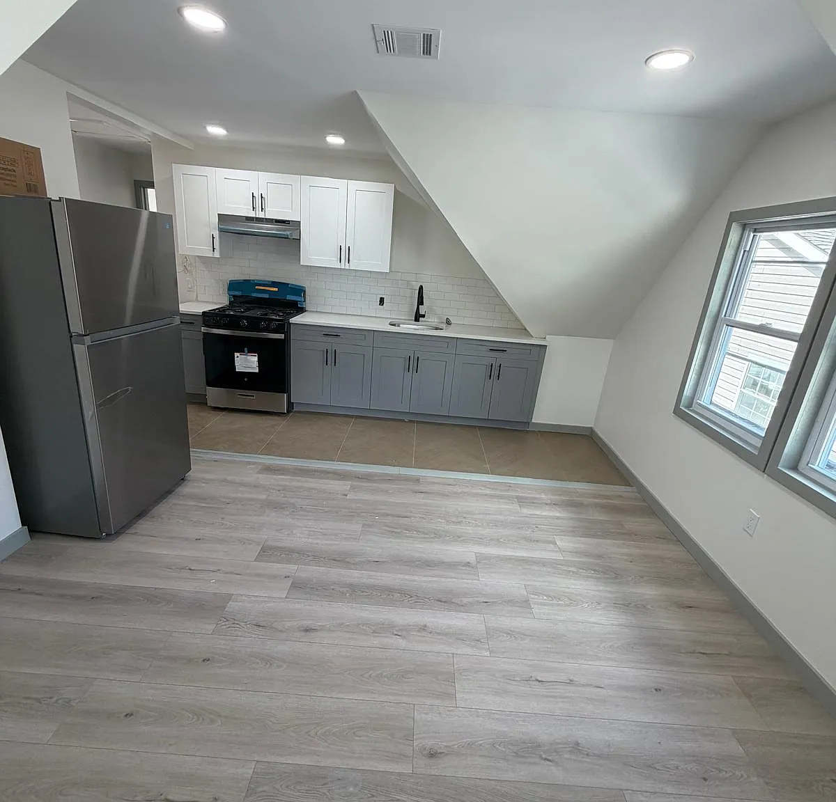 2 bed, $1,650 — Photo 3