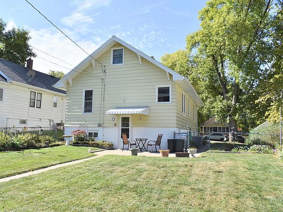 2nd image of 1004 S Helen St
