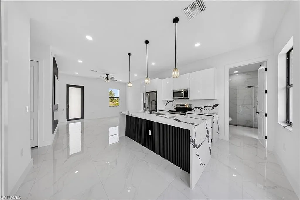 3 bed, 3.0 bath, 1061 sqft, $1,750 — Photo 3