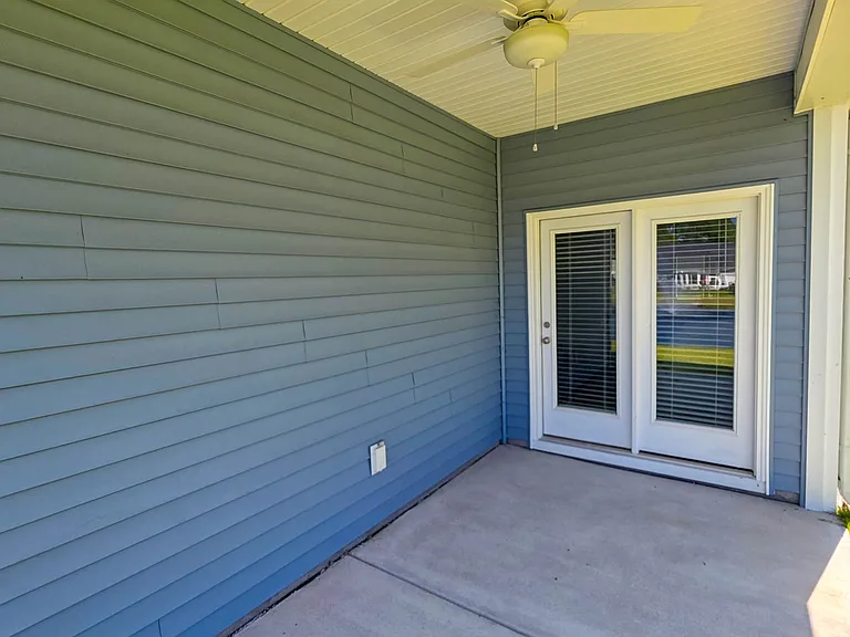 427 McGarry Dr — Photo 5