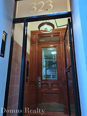 Rented by Domus Realty | media 6