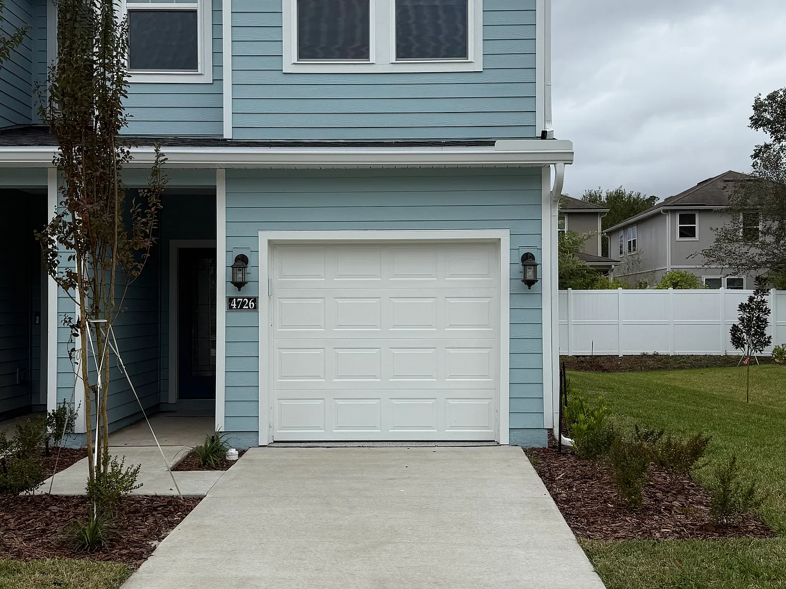 4 bed, 1558 sqft, $2,300 — Photo 1