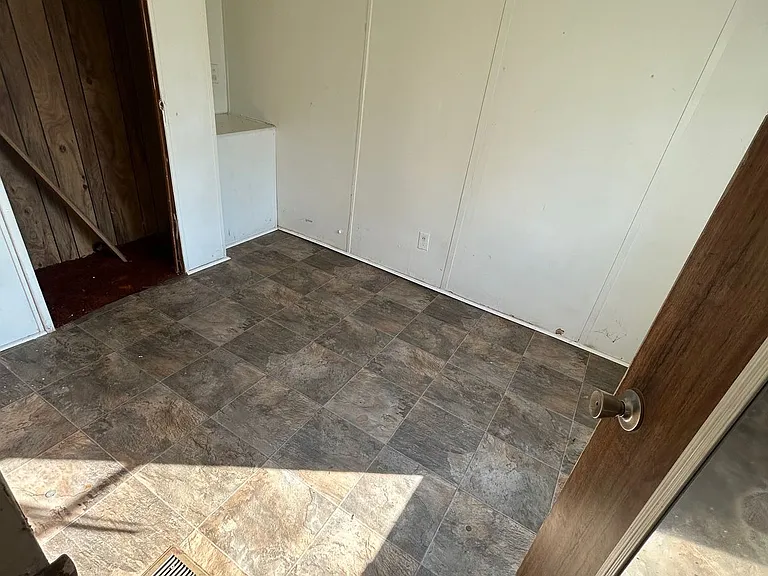 312 Reid Ct — Photo 10