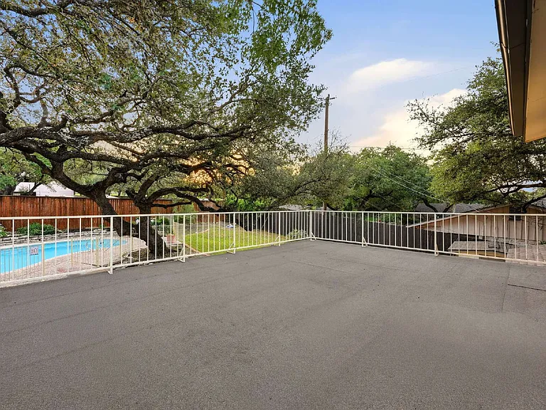 8607 Norwich Dr — Photo 36