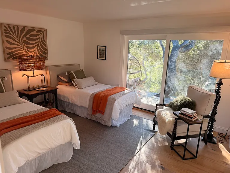 Loma Robles Dr — Photo 9