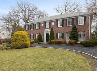 16 Bon Mar Rd, Pelham, NY 10803