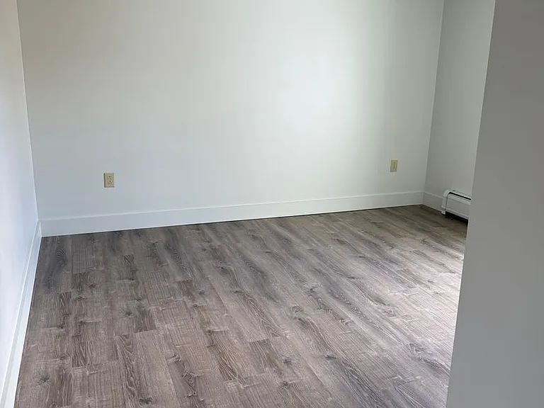 120 Maple St — Photo 5