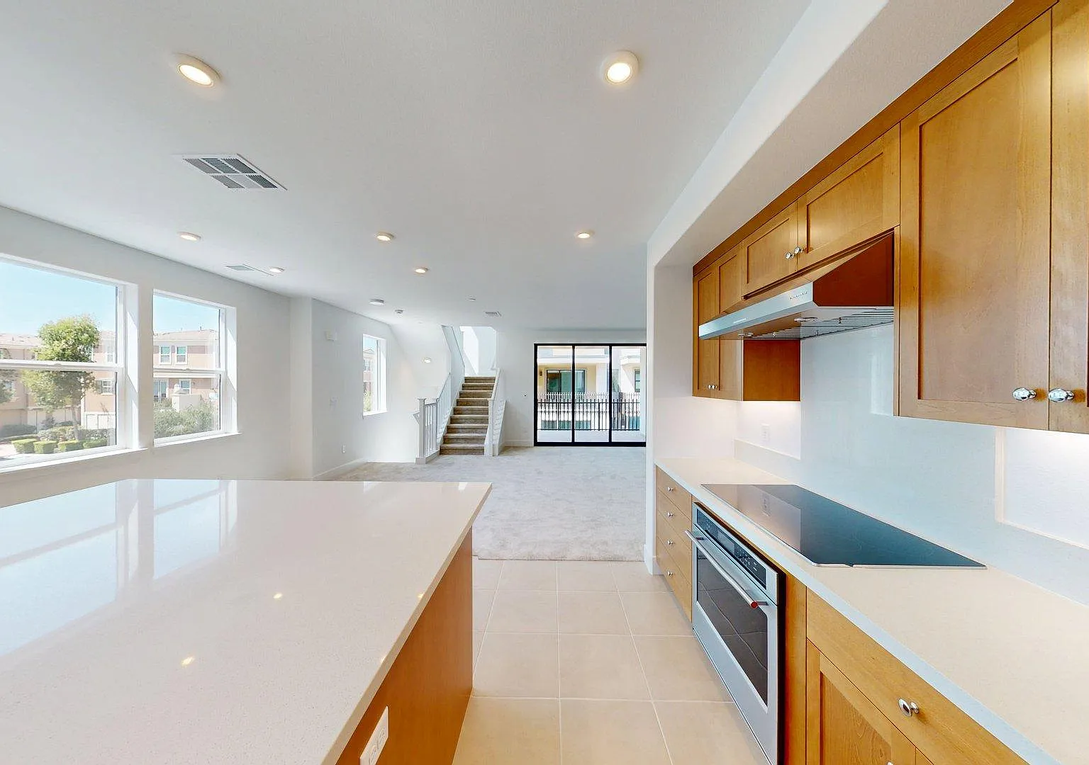 3 bed, 2.5 bath, 1971 sqft, $5,300 — Photo 1