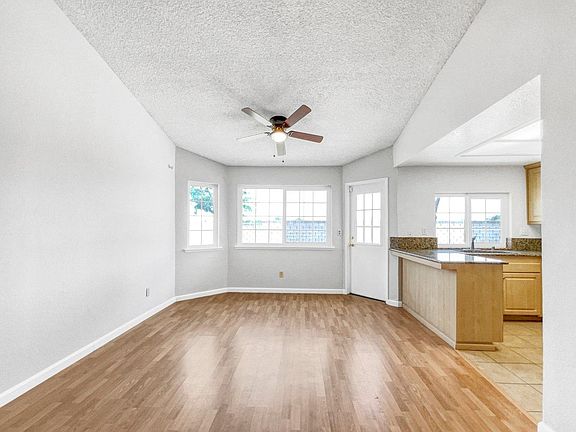 5th image of 816 E Avenue J9